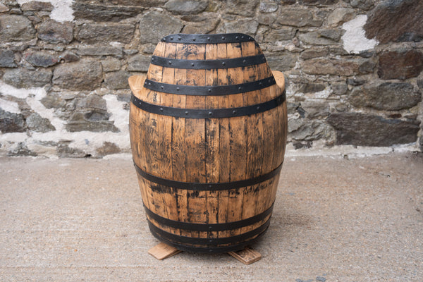The Hogs Head – Oak Whisky Armchair